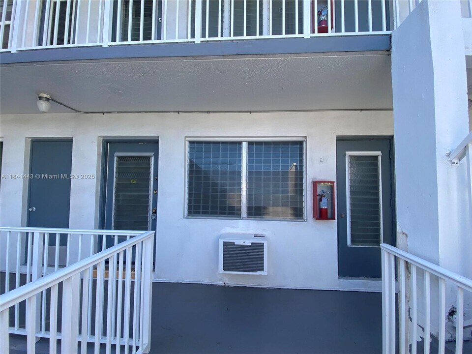 15600 NE 6th Ave in Miami, FL - Building Photo