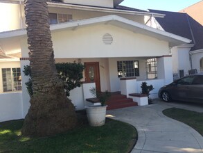 5702 Carlton Way in Los Angeles, CA - Building Photo - Building Photo