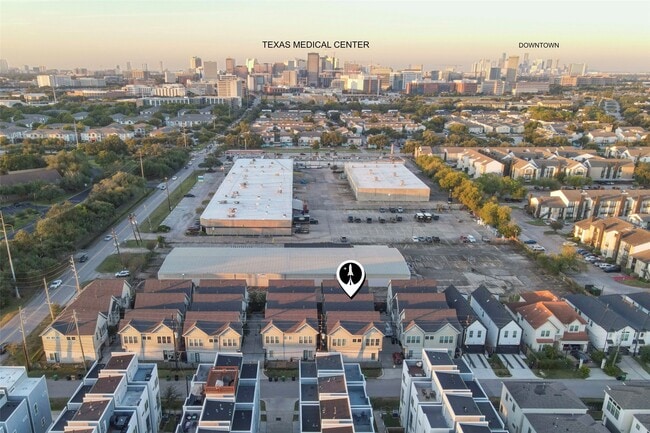 2115 Naomi St in Houston, TX - Building Photo - Building Photo