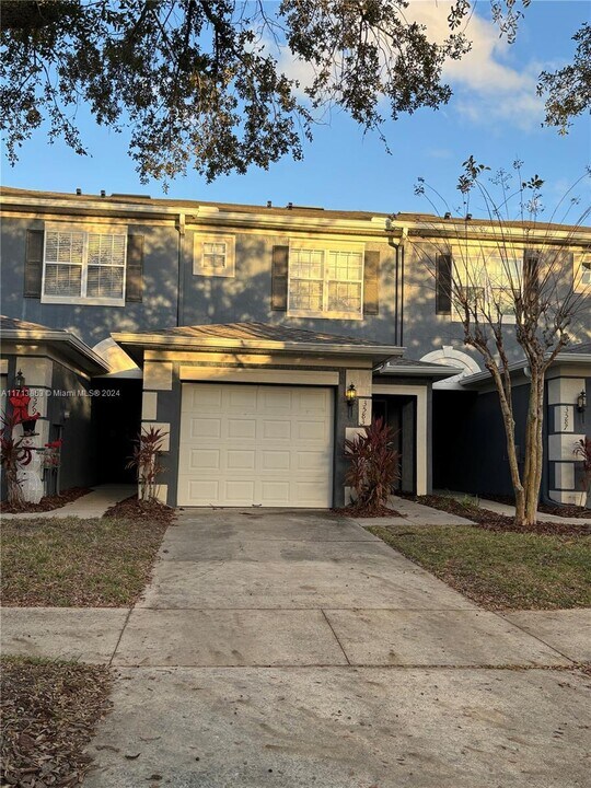 3583 Victoria Pines Dr in Orlando, FL - Building Photo