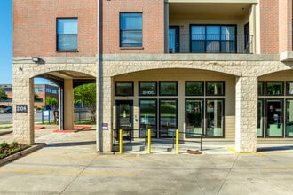 Canal Street Flats in Houston, TX - Building Photo - Building Photo