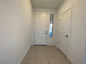 612 Emerson Creek Ct in North Las Vegas, NV - Building Photo - Building Photo
