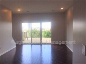 6 Regina St in Pittsburgh, PA - Building Photo - Building Photo