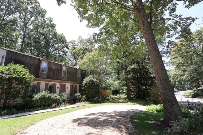 1735 Robindale Rd in Richmond, VA - Building Photo - Building Photo
