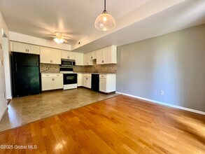 44 Esplande St in Selkirk, NY - Building Photo - Building Photo