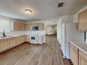 16136 Shawnee Trl in Justin, TX - Building Photo - Building Photo