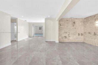 7110 Liberty St in Hollywood, FL - Building Photo - Building Photo
