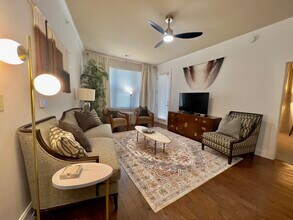 445 W Blount Ave in Knoxville, TN - Building Photo - Building Photo