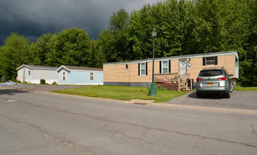 Madison Village in Liverpool, NY - Building Photo - Building Photo