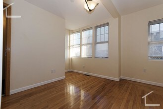 35 Henshaw St, Unit 1ZB in Boston, MA - Building Photo - Building Photo
