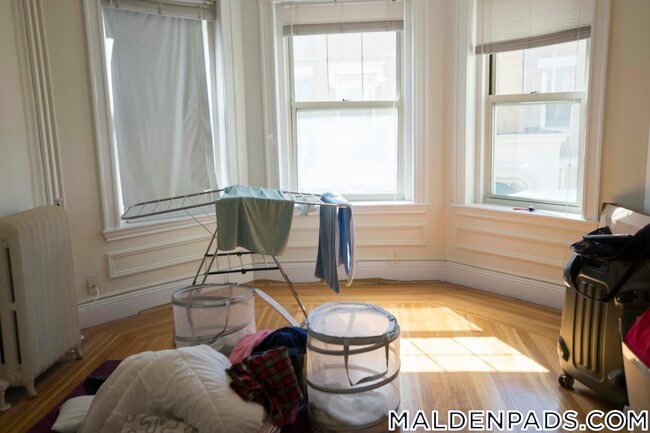 90 Maple St