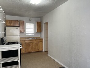 1005 Harris St NW in Ardmore, OK - Building Photo - Building Photo