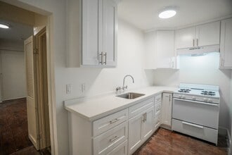 501 W 8th St in Long Beach, CA - Building Photo - Building Photo