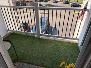 525 Waterford Dr, Unit 525 in Edison, NJ - Foto de edificio - Building Photo