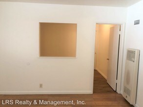 11047 Hesby St in Los Angeles, CA - Building Photo - Building Photo