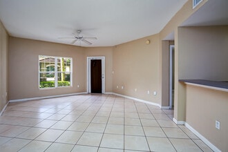 5060 Fairways Cir in Vero Beach, FL - Building Photo - Building Photo