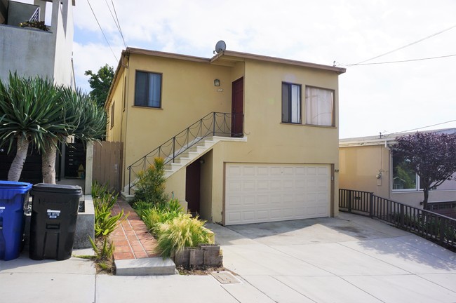 640 8th St in Hermosa Beach, CA - Building Photo - Building Photo