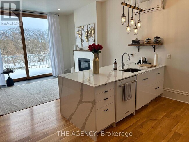 73 Grand River St N in Brant, ON - Building Photo - Building Photo