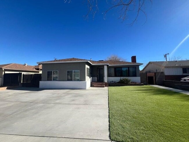 property at 44514 Lowtree Ave