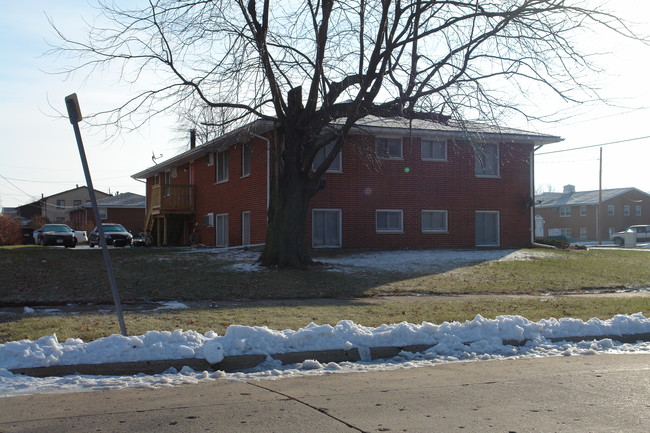 1906 W 1st St in Ankeny, IA - Foto de edificio - Building Photo