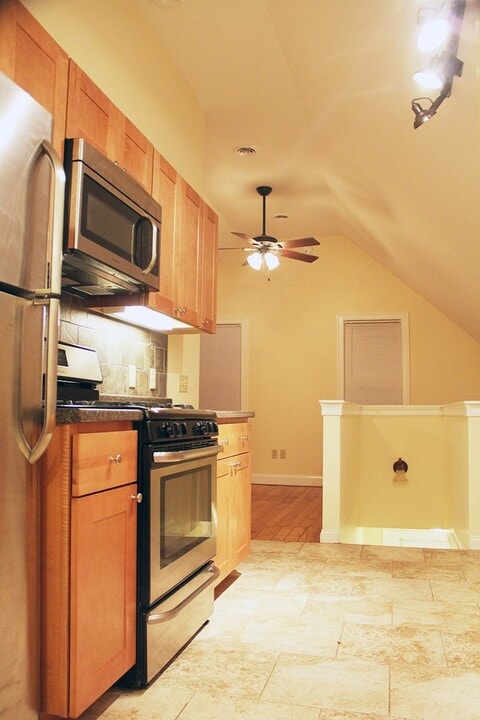 162 North St in Burlington, VT - Building Photo