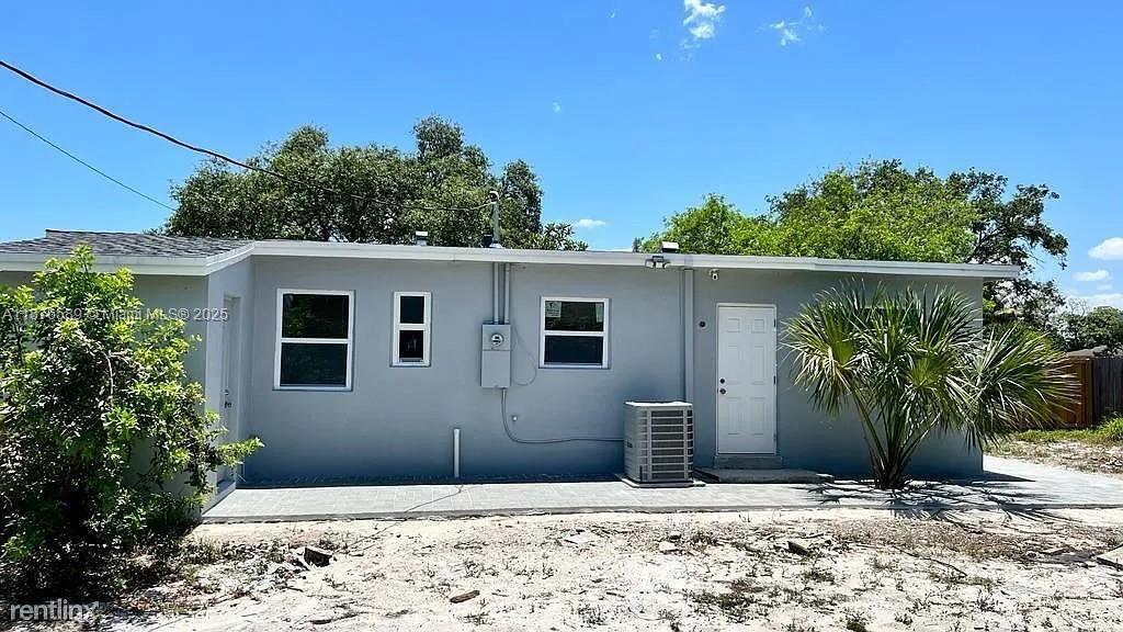 1701 NW 13th Ct in Fort Lauderdale, FL - Building Photo