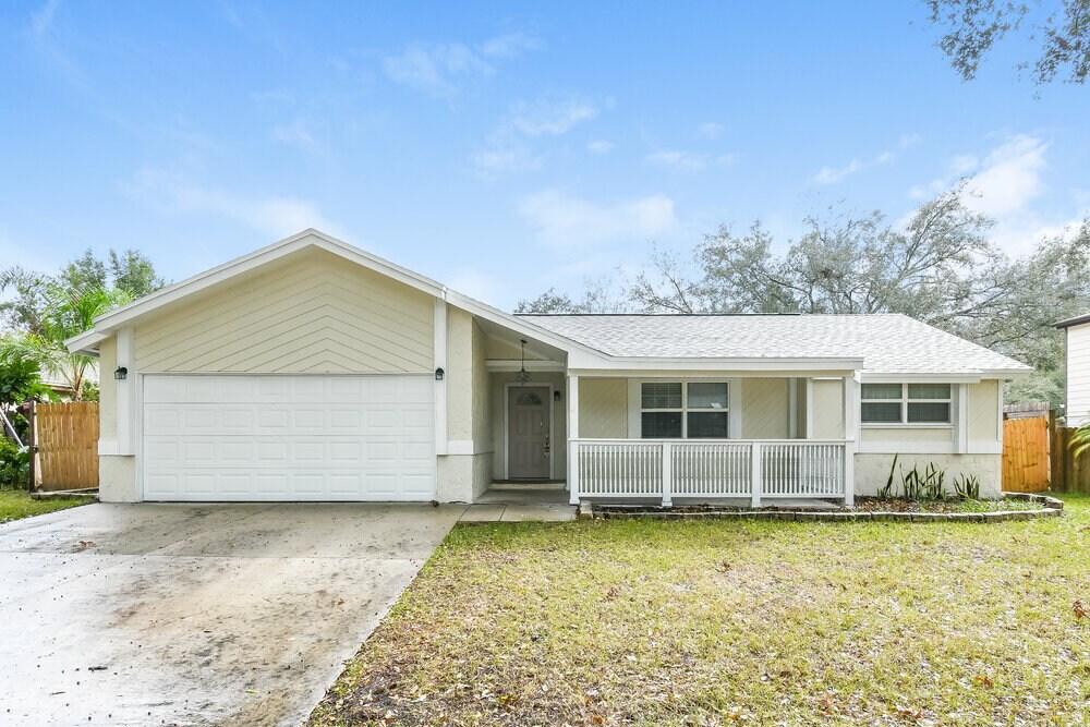 1048 St Croix Ave in Apopka, FL - Building Photo