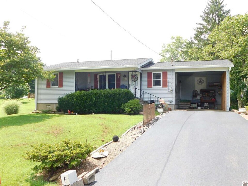 714 Crittenden Dr in Marion, KY - Building Photo