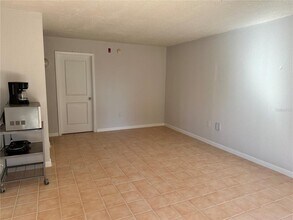 8421 S Orange Blossom Trl in Orlando, FL - Building Photo - Building Photo