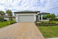 1937 Yellowfin Cir in Naples, FL - Foto de edificio - Building Photo