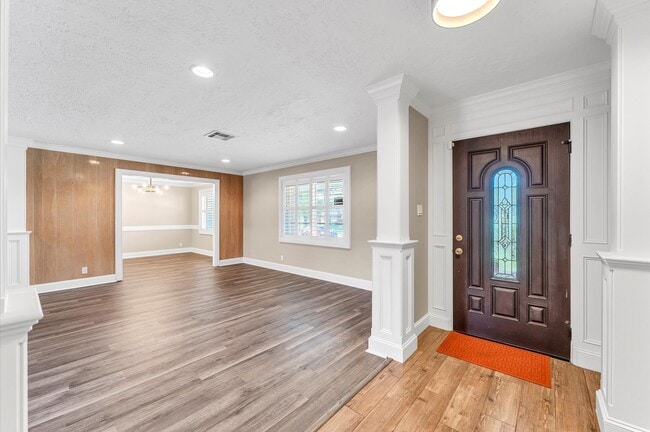 property at 6327 Wynnwood Ln