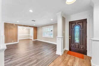 6327 Wynnwood Ln in Houston, TX - Building Photo - Building Photo