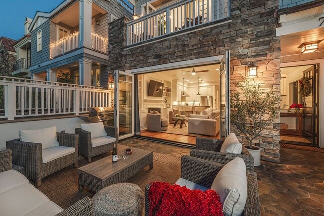 700 Acacia Ave in Newport Beach, CA - Building Photo - Building Photo