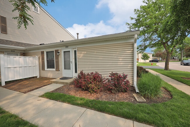 260 Nantucket Harbor in Schaumburg, IL - Building Photo - Building Photo