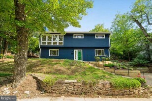 6403 W Halbert Rd in Bethesda, MD - Building Photo