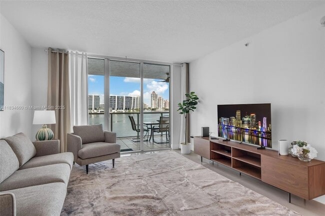 18100 N Bay Rd, Unit 709 in Sunny Isles Beach, FL - Building Photo - Building Photo