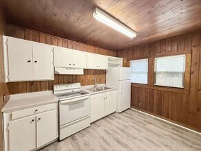 2519 Lester St in Pensacola, FL - Building Photo - Building Photo