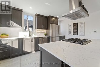 599 Beach Blvd in Hamilton, ON - Building Photo - Building Photo