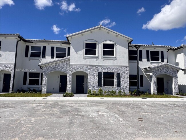 property at 194 SE 10th St