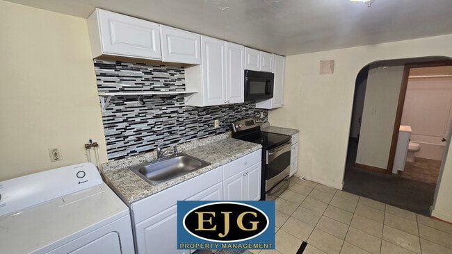 18 Inglewood Ter, Unit 18 in Methuen, MA - Building Photo - Building Photo