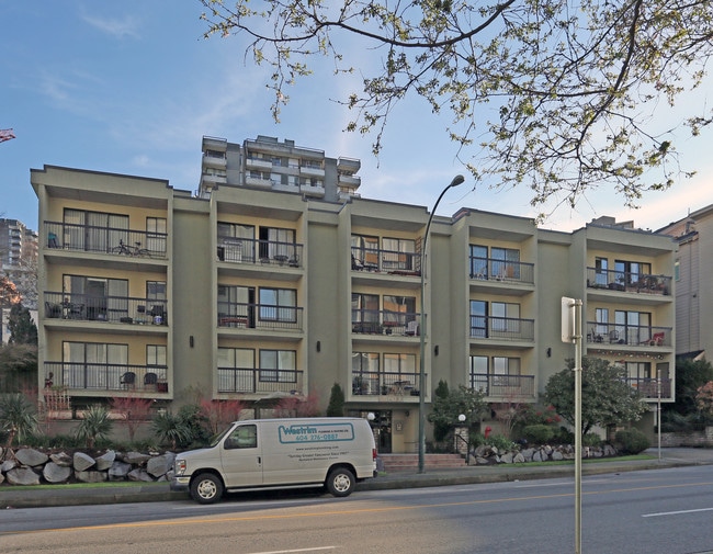 1215 Pacific St in Vancouver, BC - Building Photo - Building Photo