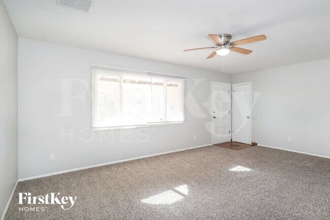 15250 N 32nd Dr in Phoenix, AZ - Building Photo - Building Photo