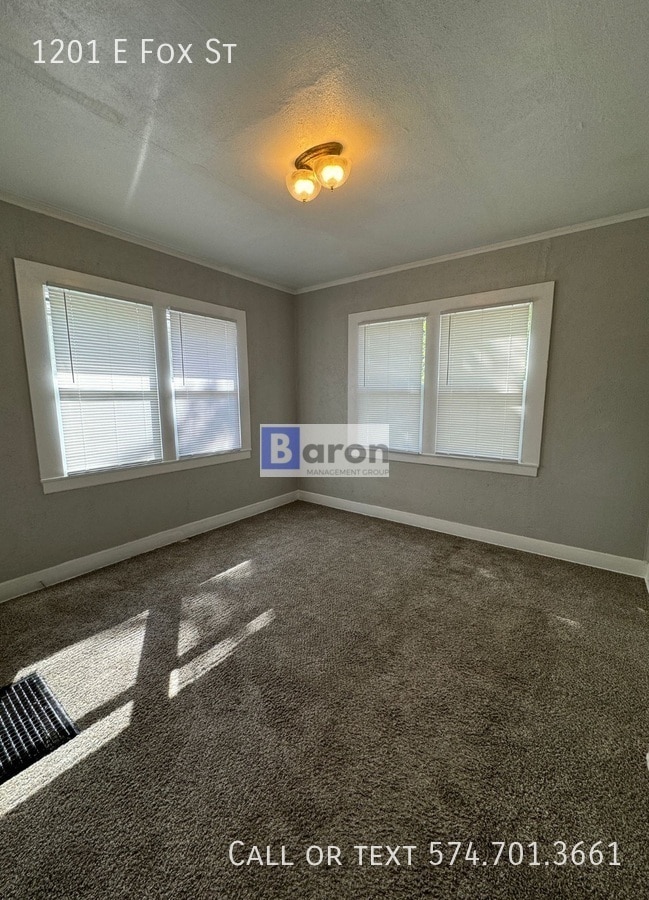 property at 1201 E Fox St