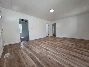 1051 W Hamilton St in Springfield, MO - Building Photo - Building Photo