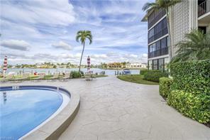 3200 Gulf Shore Blvd N-Unit -116 in Naples, FL - Foto de edificio