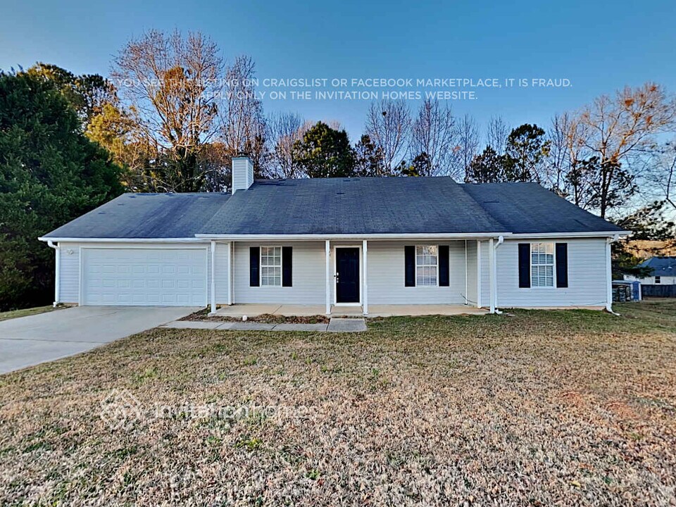 151 Greenleaf Dr in Hampton, GA - Building Photo