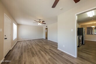 2722 W Tuckey Ln in Phoenix, AZ - Building Photo - Building Photo