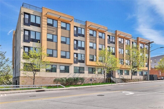 68 Lake St in White Plains, NY - Building Photo - Building Photo