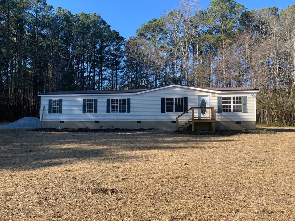 97 Arthur Rd in Hull, GA - Building Photo