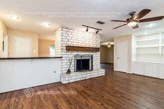 10127 Sagerock Dr in Houston, TX - Building Photo - Building Photo